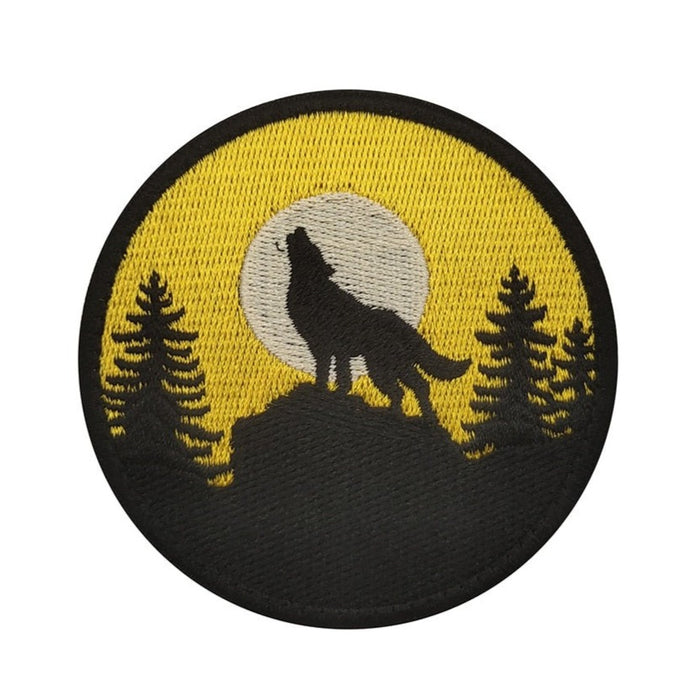 Howling Wolf 'Round' Embroidered Velcro Patch