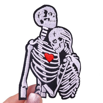 Skull 'Skeleton Couple | Hugging | Heart' Embroidered Patch