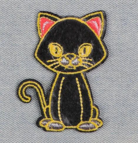 Hocus Pocus 'Black Cat | Sitting' Embroidered Patch