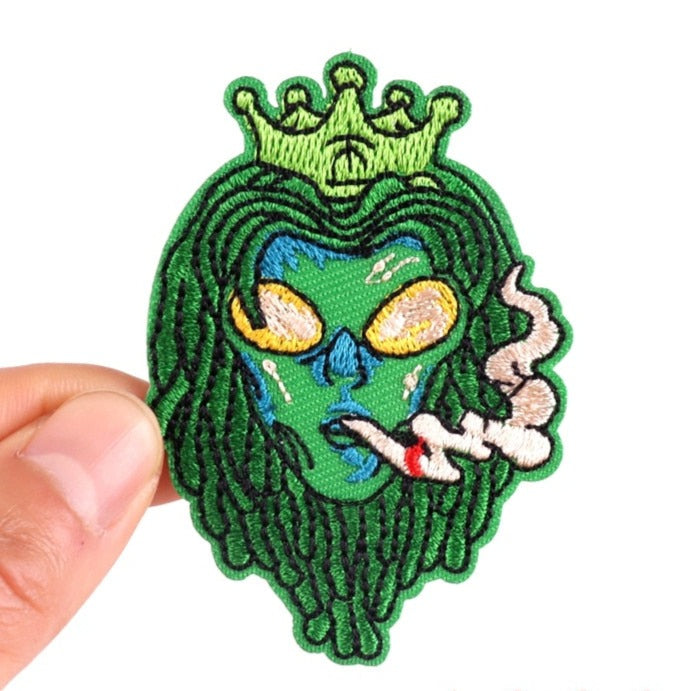 Alien 'Queen Head | Smoking' Embroidered Patch
