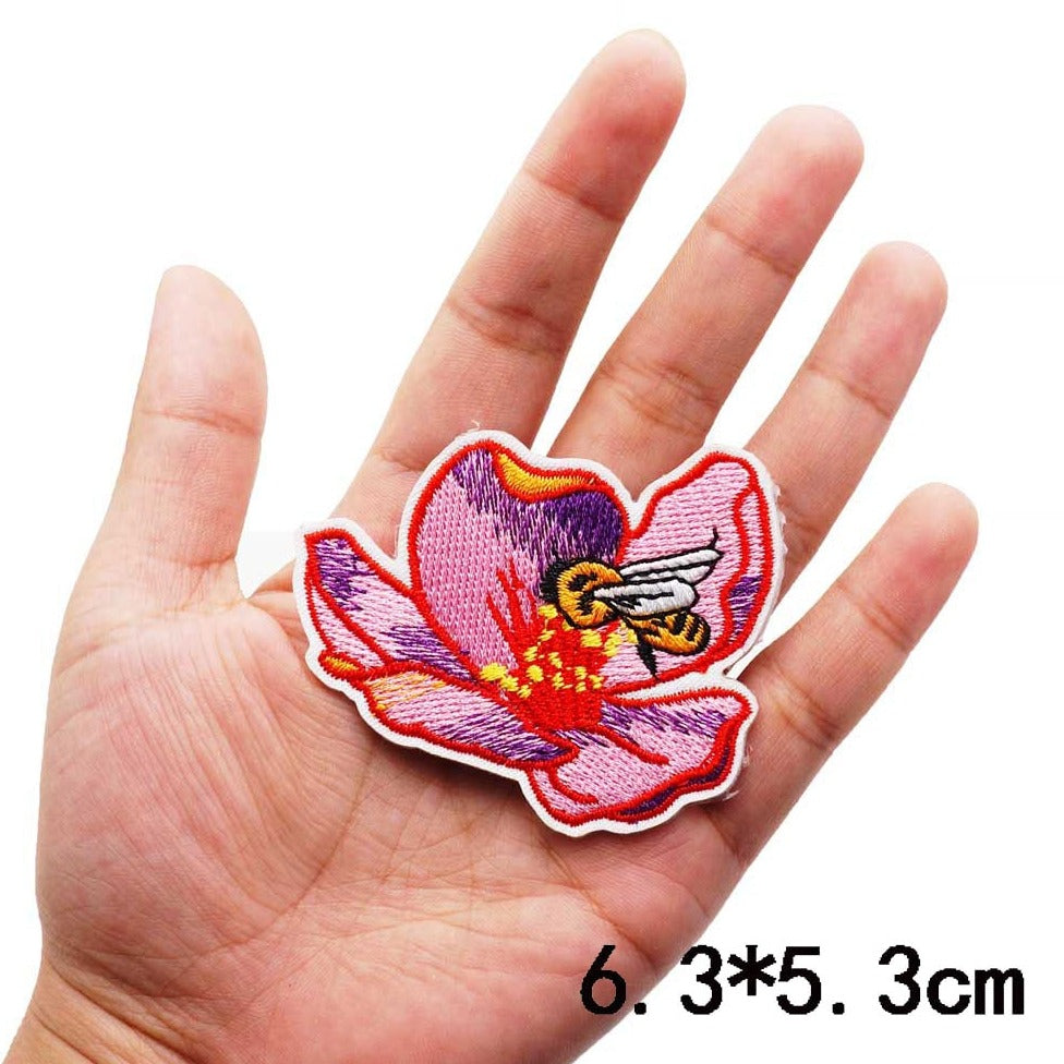 Cute 'Flower And Bee' Embroidered Patch