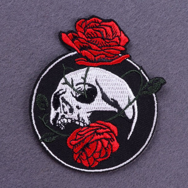 Skull 'Two Red Roses' Embroidered Patch