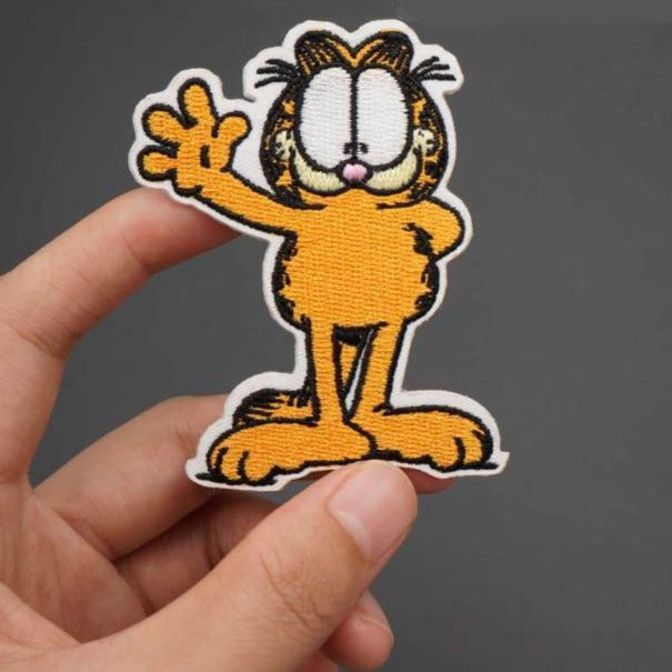 Garfield 'Waving | White Trim' Embroidered Patch